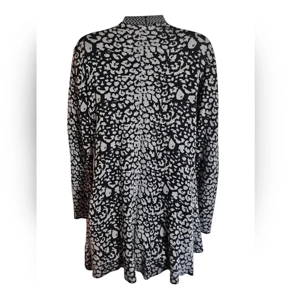 Belldini Medium Black Cheetah Chevron Print Longline Open Cardigan Sweater Cozy - Picture 3 of 7
